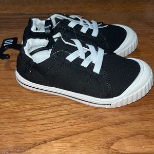 NWT slip on shoes little girls size 9